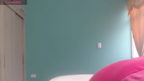  ALEJANDRO Y EMILY  online show from 15, 12, 2025