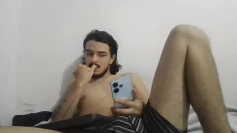 Snapshot of couplehot0917 chatting on 27, 9, 2025 Lucia And Daniel online show from 27, 9, 2025