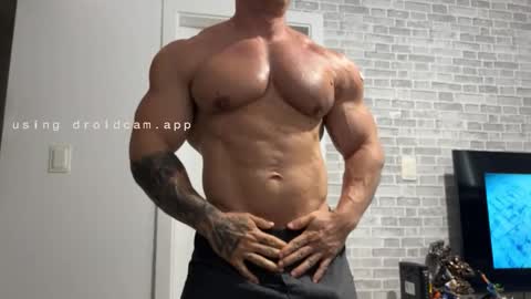 couplemuscle40 online show from 2, 12, 2025