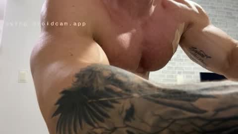 couplemuscle40 online show from 3, 12, 2025