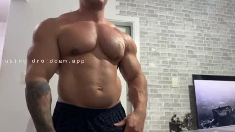 couplemuscle40 online show from 18, 5, 2026