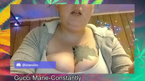 Snapshot of coupleofsinnerz chatting on 26, 10, 2025 coupleofsinnerz online show from 26, 10, 2025