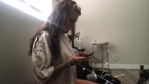 Snapshot of cowgirlcaitlin chatting on 18, 9, 2025 Bayleecaitlin online show from 18, 9, 2025