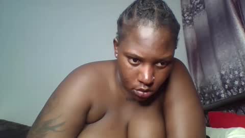 Snapshot of cozy_dion chatting on 19, 4, 2026 Erykah online show from 19, 4, 2026