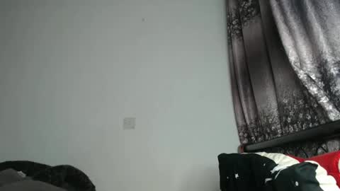 Snapshot of cozy_dion chatting on 21, 4, 2026 Erykah online show from 21, 4, 2026
