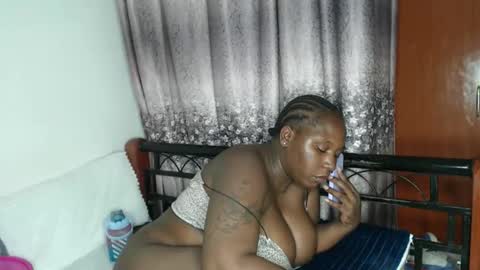 Snapshot of cozy_dion chatting on 13, 5, 2026 Erykah online show from 13, 5, 2026