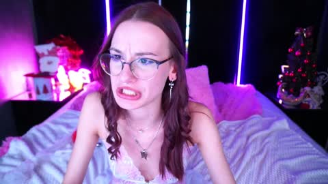Snapshot of cozymell chatting on 1, 1, 2025 cozymell online show from 1, 1, 2025