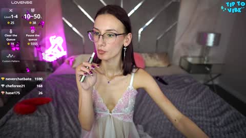 Snapshot of cozymell chatting on 6, 2, 2025 cozymell online show from 6, 2, 2025