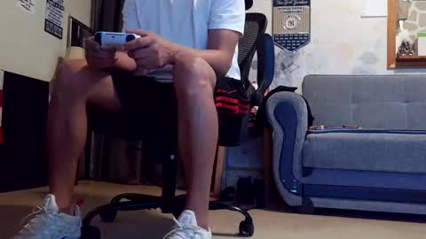 Snapshot of crazy4feetmanic chatting on 17, 12, 2025 drbucknaked online show from 17, 12, 2025