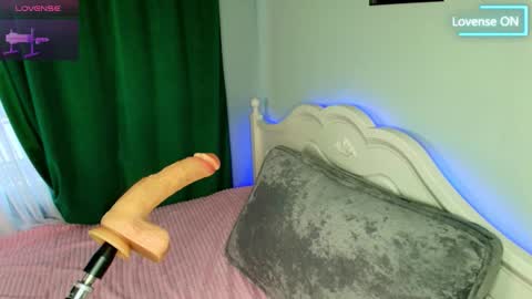 Snapshot of crazy__berry chatting on 30, 10, 2025 Eva online show from 30, 10, 2025