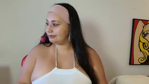 Snapshot of crazy_b00bs chatting on 16, 9, 2025 00 online show from 16, 9, 2025
