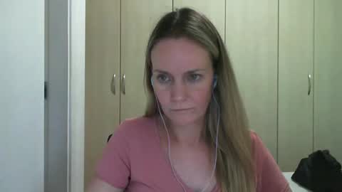Snapshot of crazyanny chatting on 4, 3, 2025 Anny online show from 4, 3, 2025