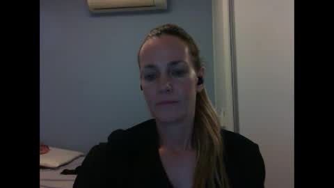 Snapshot of crazyanny chatting on 2, 10, 2025 Anny online show from 2, 10, 2025