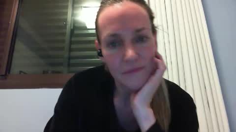 Snapshot of crazyanny chatting on 4, 10, 2025 Anny online show from 4, 10, 2025