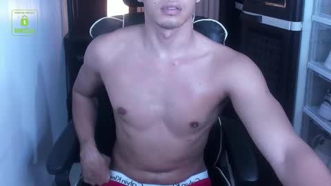 Snapshot of crazyasiancum chatting on 21, 11, 2025 Zion online show from 21, 11, 2025