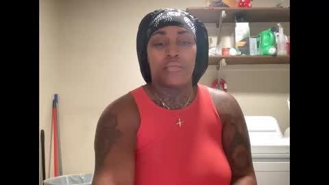 Snapshot of creame_sensation chatting on 12, 10, 2025 PHANTOMTARGARYENXXX online show from 12, 10, 2025