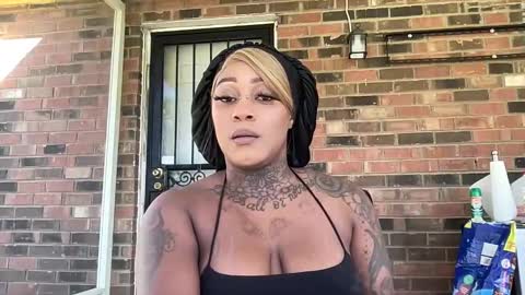 Snapshot of creame_sensation chatting on 19, 10, 2025 PHANTOMTARGARYENXXX online show from 19, 10, 2025