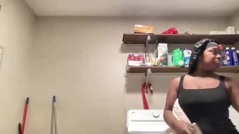 Snapshot of creame_sensation chatting on 22, 10, 2025 PHANTOMTARGARYENXXX online show from 22, 10, 2025