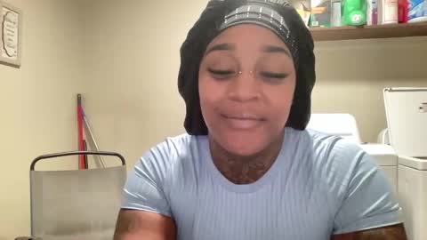 Snapshot of creame_sensation chatting on 25, 10, 2025 PHANTOMTARGARYENXXX online show from 25, 10, 2025