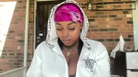 Snapshot of creame_sensation chatting on 30, 10, 2025 PHANTOMTARGARYENXXX online show from 30, 10, 2025