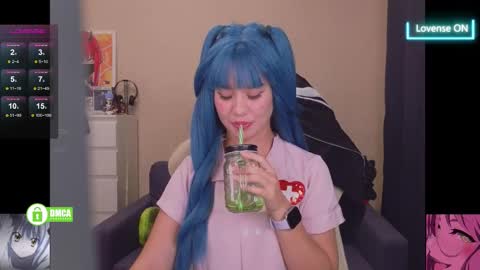 Snapshot of creammeow chatting on 25, 9, 2025 Alina online show from 25, 9, 2025