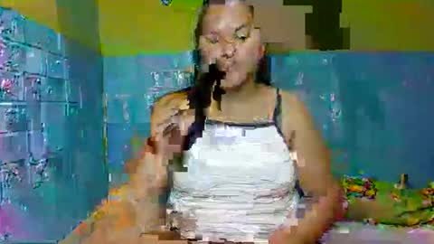 Snapshot of creamy_cunt4uxx chatting on 17, 11, 2025 my pussy always wet online show from 17, 11, 2025