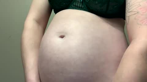 Breed me daddy  online show from 16, 12, 2025