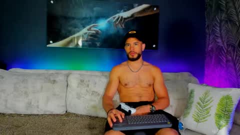 Snapshot of crhistian1_ chatting on 1, 2, 2025 CRHISTIAN online show from 1, 2, 2025