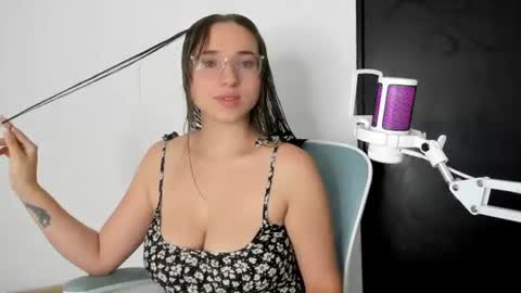 Snapshot of crimsonetoile chatting on 19, 7, 2026 Jen. online show from 19, 7, 2026