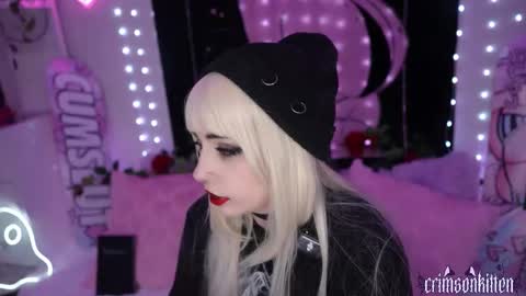 Snapshot of crimsonkitten chatting on 20, 11, 2025 Crimson Kitten online show from 20, 11, 2025