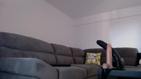 Snapshot of cris_tinne chatting on 25, 6, 2026 cris_tinne online show from 25, 6, 2026