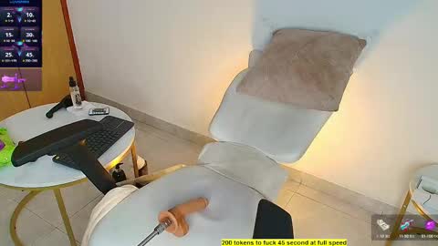 Snapshot of criss_evanss1 chatting on 20, 9, 2025 Criss Evans online show from 20, 9, 2025