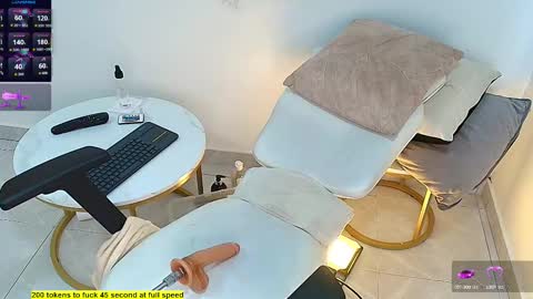 Snapshot of criss_evanss1 chatting on 24, 9, 2025 Criss Evans online show from 24, 9, 2025