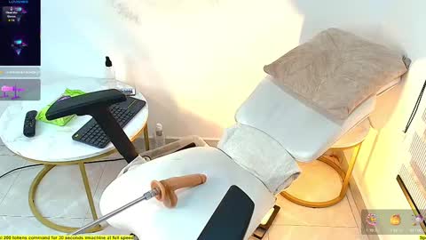 Snapshot of criss_evanss1 chatting on 3, 10, 2025 Criss Evans online show from 3, 10, 2025