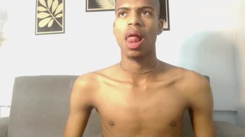 criss_zuri online show from 3, 10, 2025