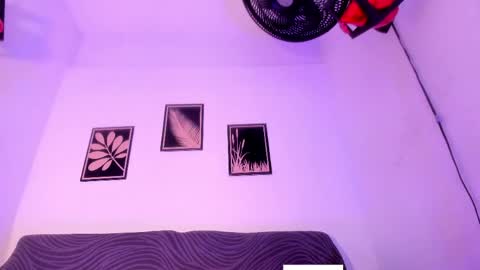 criss_zuri online show from 12, 5, 2026