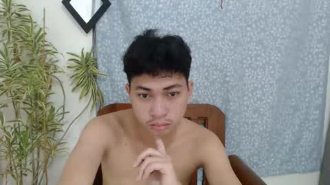 Snapshot of cristal1xox chatting on 4, 12, 2025 cristal1xox online show from 4, 12, 2025