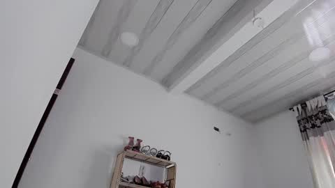 Snapshot of cristal_18xxx chatting on 17, 12, 2025 Cristal online show from 17, 12, 2025