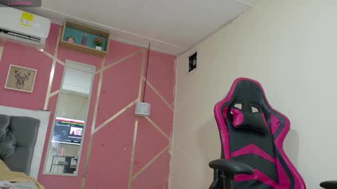 Snapshot of cristal_49 chatting on 1, 3, 2026 cristal_49 online show from 1, 3, 2026