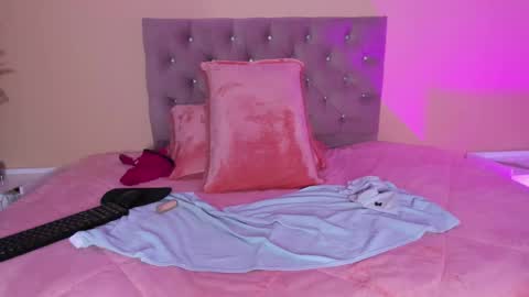 Snapshot of cristal_crossfit chatting on 19, 10, 2025 Cristal online show from 19, 10, 2025