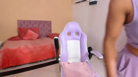 Snapshot of cristal_crossfit chatting on 24, 11, 2025 Cristal online show from 24, 11, 2025