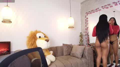 Snapshot of cristal_dim chatting on 13, 10, 2025 CRISTAL online show from 13, 10, 2025