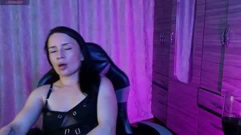  Alejandra from Wednesday to Saturday from 1000 pm to 400 am Colombian hour online show from 1, 3, 2026