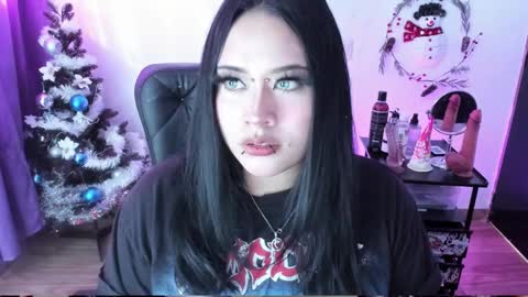 Snapshot of cristal_kosh chatting on 7, 12, 2024 Cris online show from 7, 12, 2024