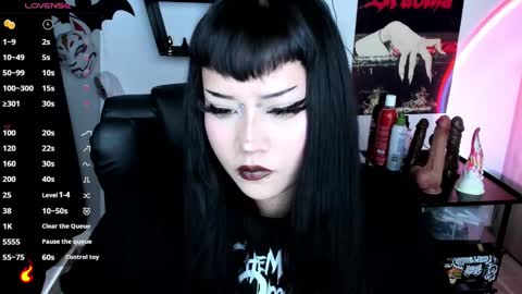 Snapshot of cristal_kosh chatting on 12, 9, 2025 Cris online show from 12, 9, 2025