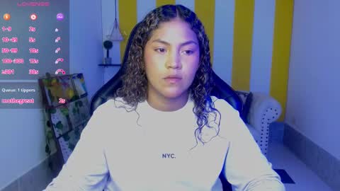 Snapshot of cristal_war chatting on 5, 1, 2025 Cristal online show from 5, 1, 2025