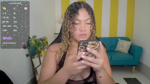 Snapshot of cristal_war chatting on 23, 10, 2025 Cristal online show from 23, 10, 2025