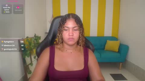 Snapshot of cristal_war chatting on 17, 11, 2025 Cristal online show from 17, 11, 2025