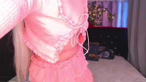 CristalAvy online show from 23, 2, 2026