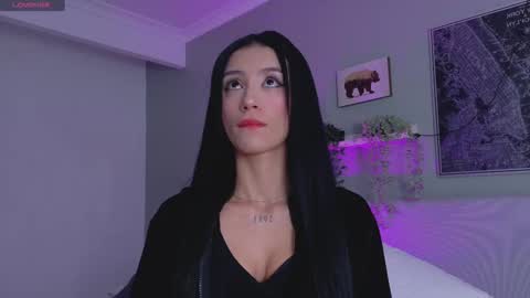 Snapshot of cristalcornner_ chatting on 9, 11, 2025 Nicole Connection time 220pm-910pmCol online show from 9, 11, 2025